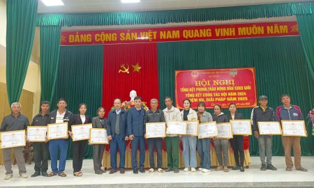 TỔNG KẾT PHONG TRÀO NÔNG DÂN THI ĐUA SẢN XUẤT KINH DOANH GIỎI" VÀ TỔNG KẾT CÔNG TÁC HỘI NÔNG DÂN NĂM 2024